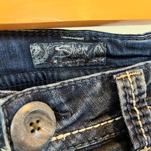 Silver Suki Flap Capris Dark Wash Distressed Denim Size 30 C004 - Picture 6 of 12